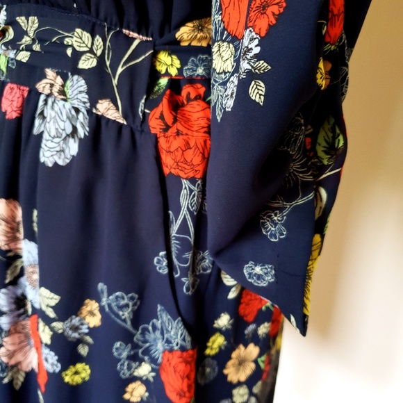 Beautiful flower print dress with pockets - Picture 3 of 6